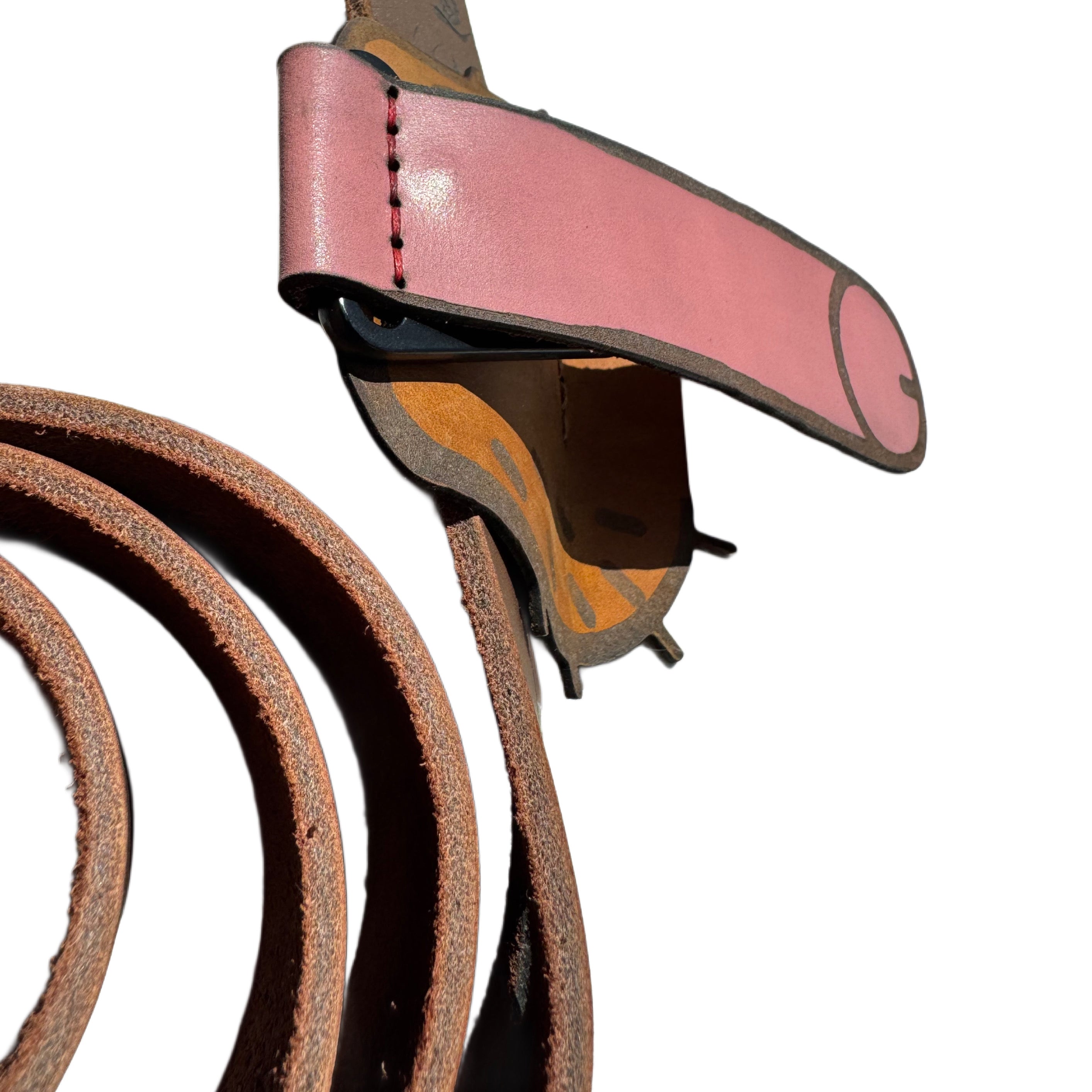 Heavy-duty leather belt and carabiner gift set — detail view — Lamamarka