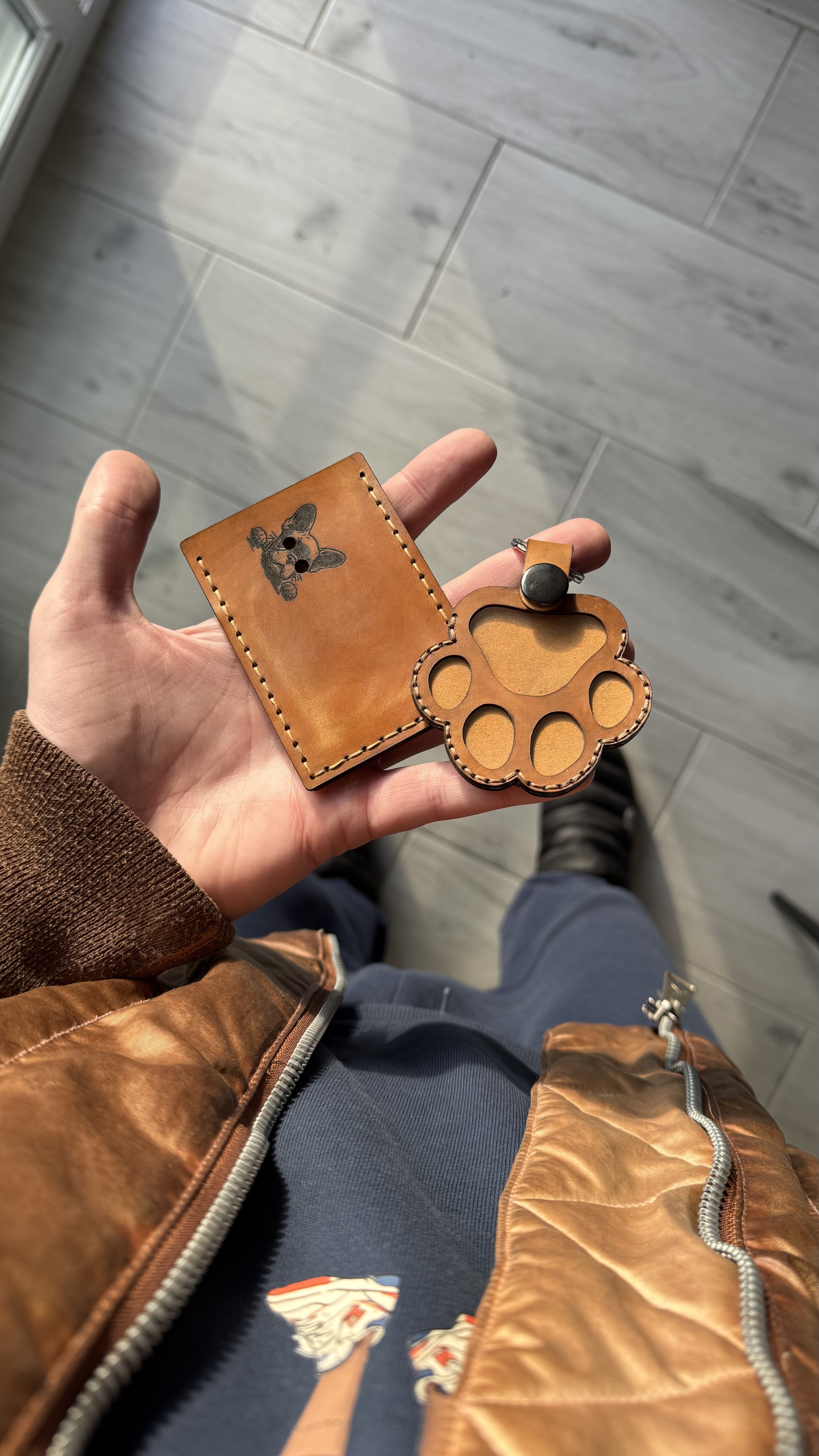 Leather paw print pet memorial keychain keepsake — detail view — Lamamarka