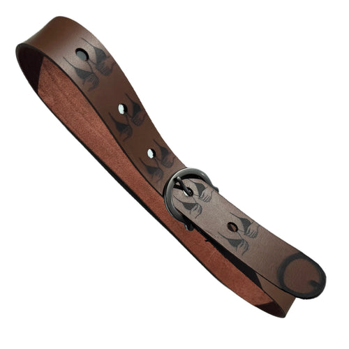 Handcrafted leather belt with engraved bikini design — Lamamarka Bold collection