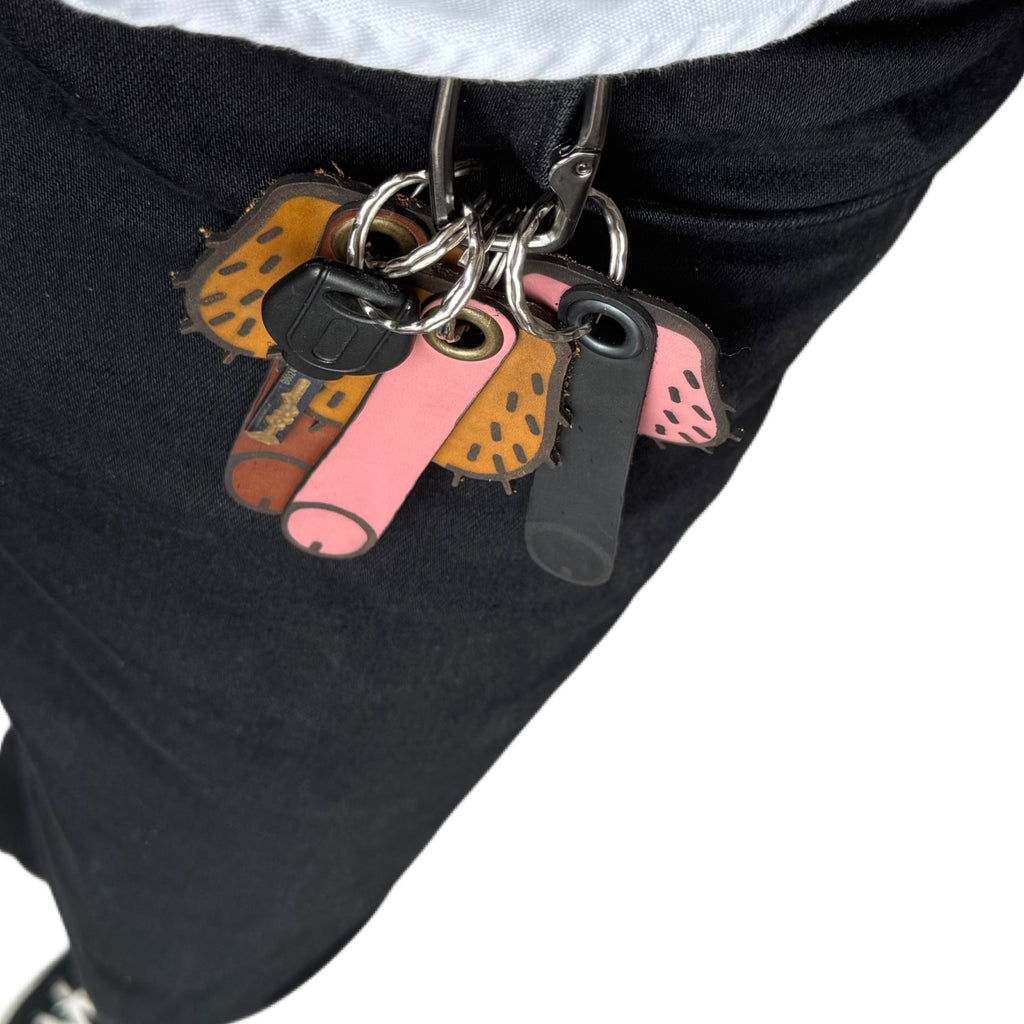 Bold handcrafted leather keychain — detail view — Lamamarka