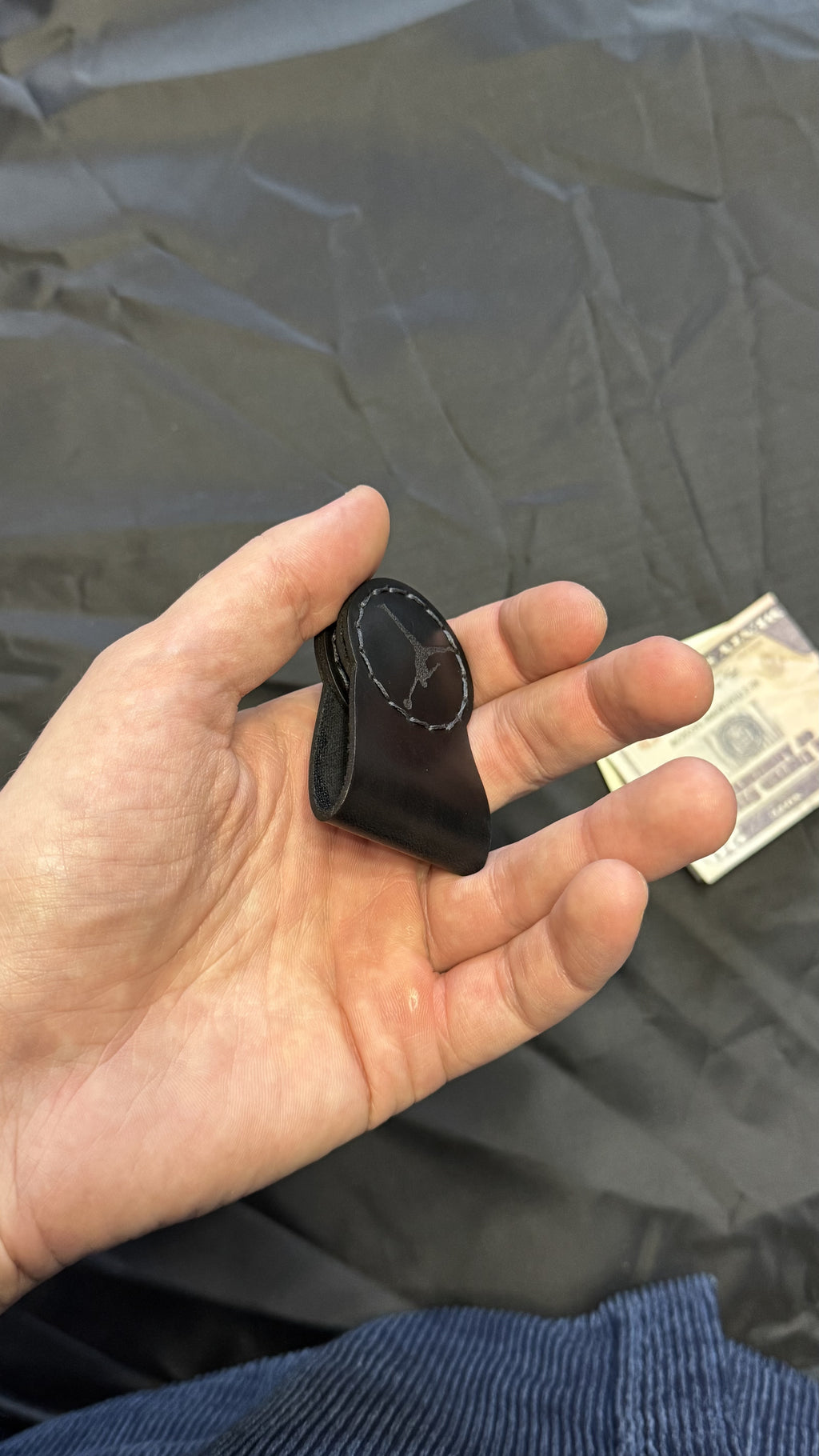 Black leather magnetic money clip, minimalist EDC — interior view — Lamamarka