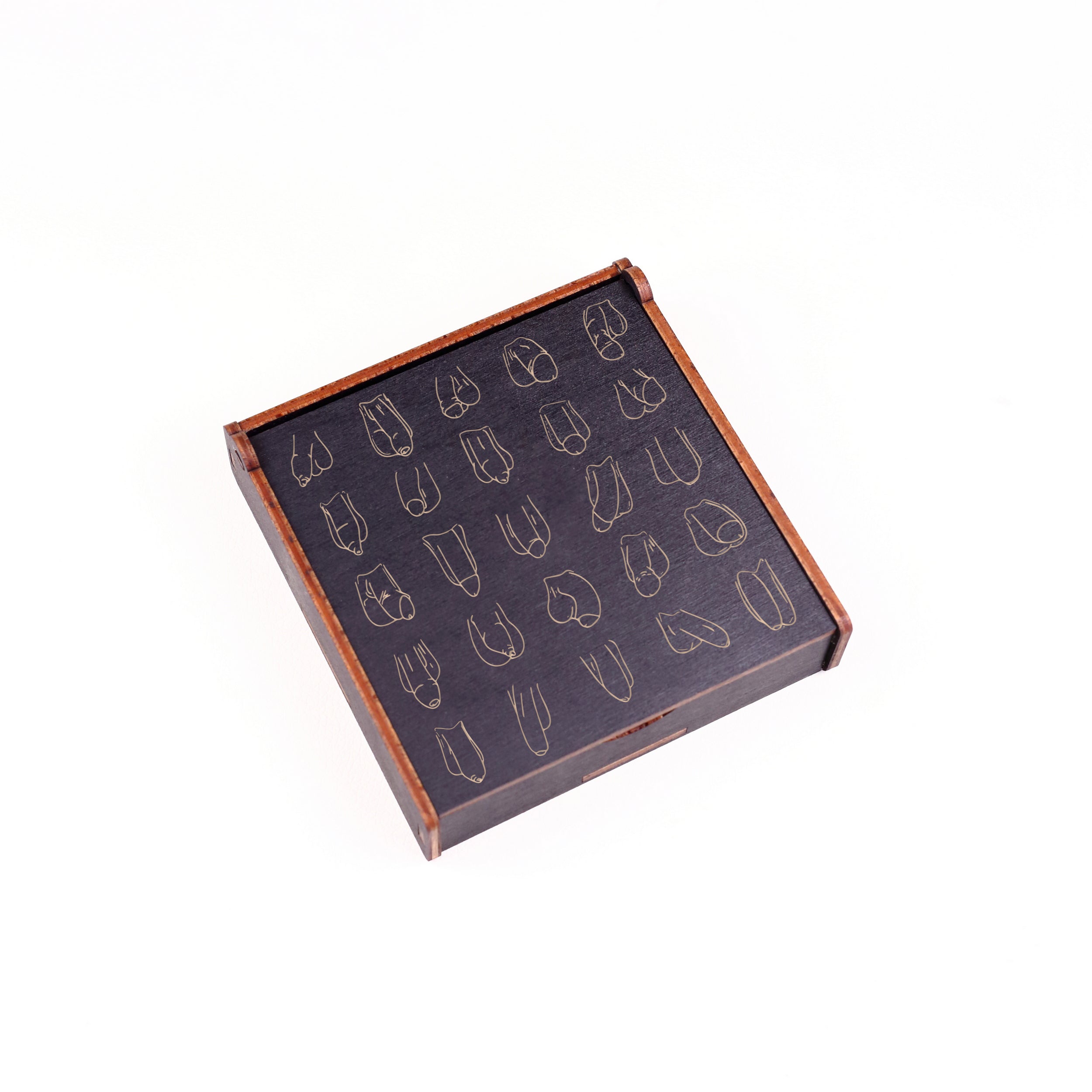 Handcrafted wooden secret gift box — detail view — Lamamarka